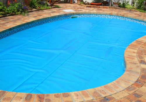 Are there any companies that offer solar-powered pool covers in johannesburg?